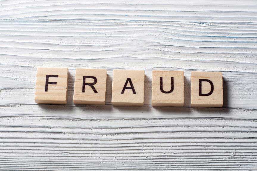 O que é fraude online? Como e por que a fraude on-line ocorre?